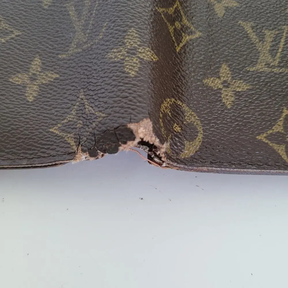 Vintage Louis Vuitton Men's LV‎ Brown Bi-Fold Leather Wallet Monogram Classic